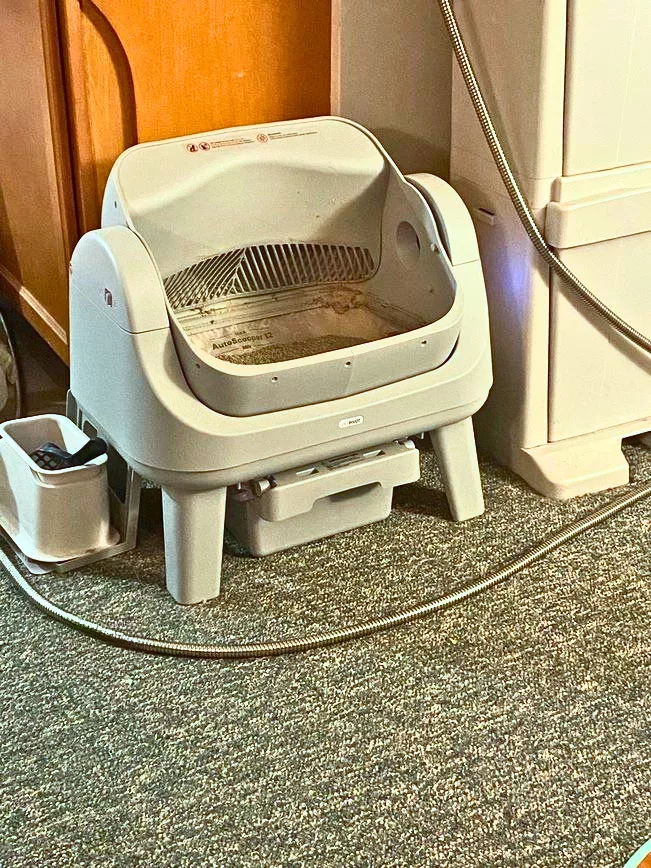 PetPivot 12 auto scooping litter box