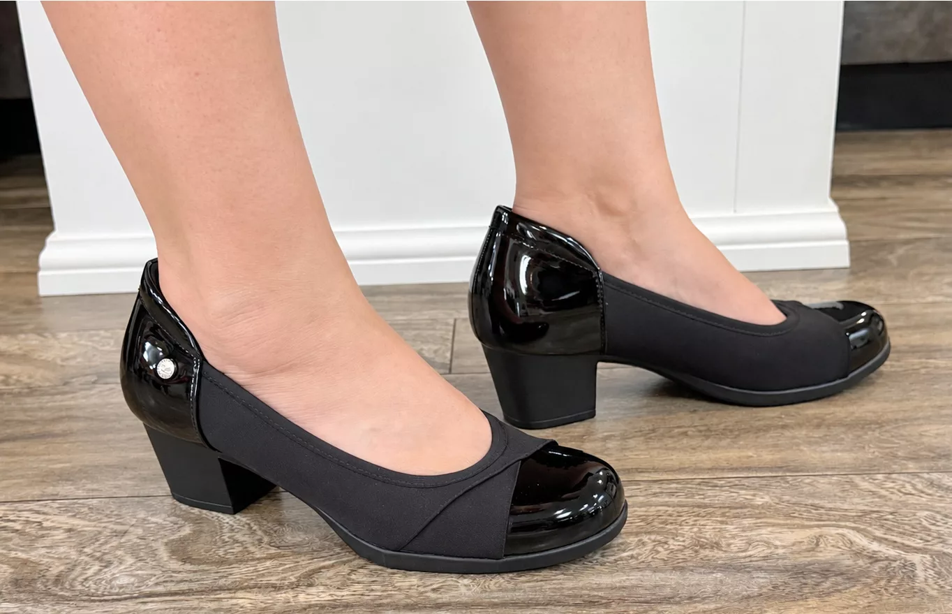 DREAM PAIRS Women's Pumps.