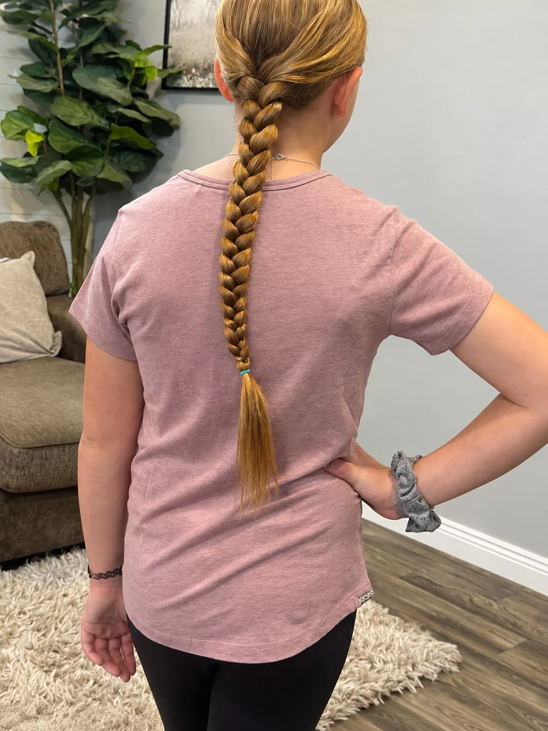 PAKA Women’s Essential V-Neck Review: Is Alpaca Wool Better Than Merino?