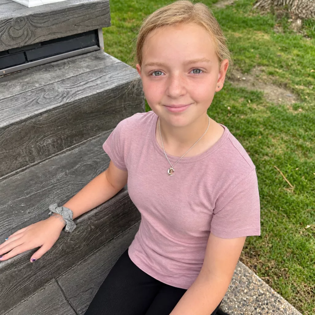 PAKA Women’s Essential V-Neck Review: Is Alpaca Wool Better Than Merino?