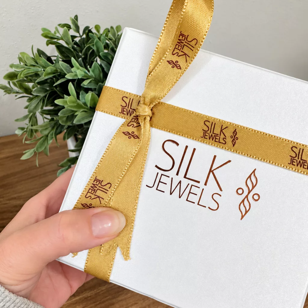 Silk Jewels Review & Giveaway: Affordable Jewelry That Adds a Little Sparkle.