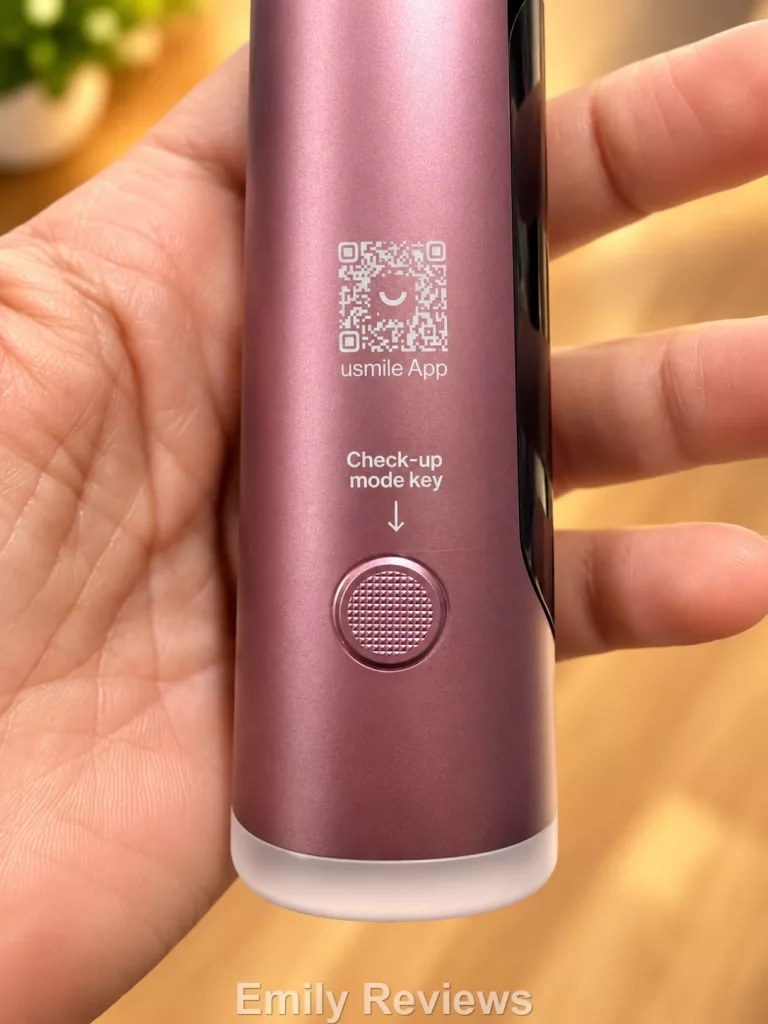usmile D50 review, usmile D50 OralCam Toothbrush, OralCam toothbrush review, electric toothbrush with camera, smart electric toothbrush, plaque visualization toothbrush, usmile toothbrush, electric toothbrush gift, practical holiday gifts, holiday gifts for gadget lovers