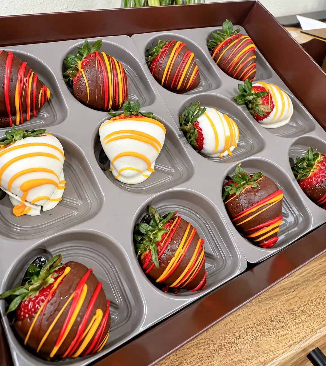 Shari's Berries Flowers & Chocolate-Covered Strawberries: A Winning Gift Combination.