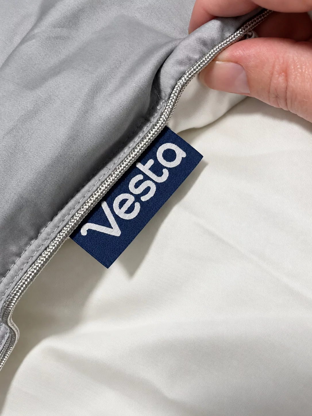 Vesta Sleep: Silk-Filled Duvet Review.